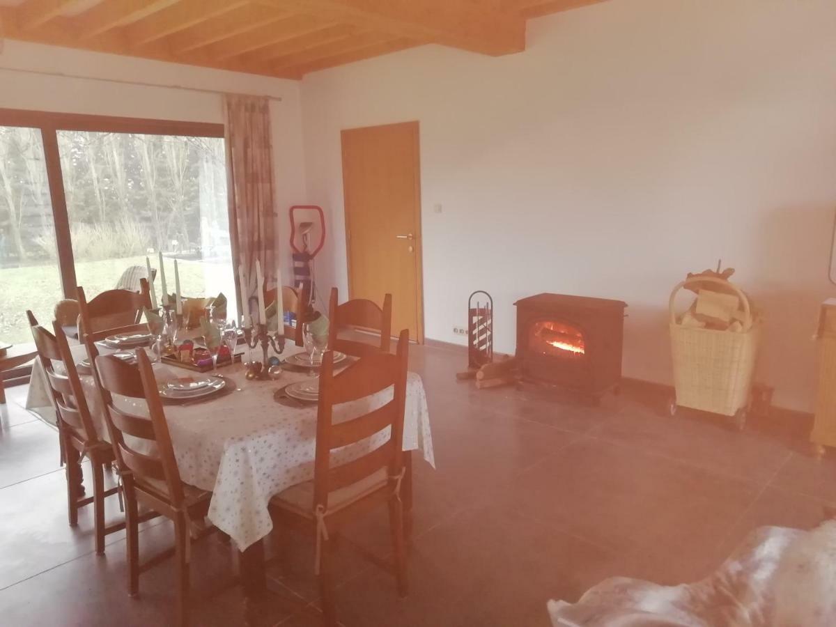Florennes Gite Neuf 150 M2 Devant Un Grand Lac Prive De 2 Hectares Poissonneux Au Milieu Des Bois Exterior foto